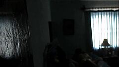 Prima Folla Con Padres En Casa