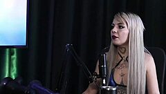 Kyra Sheer红色影片第一次肛交与小18+演员