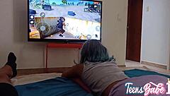 厌倦继父，他说服我勾搭，比他的妻子更好