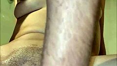 Chica Es Follada En El Baño Sin Condón Y La Llenan De Cum.