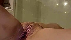 Chica Es Follada En El Baño Sin Condón Y La Llenan De Cum.