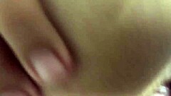 se coge al novio de su amiga mientras trabaja