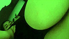 Novinha com a buceta molhada - parte 1?