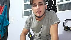 Flakael aceita fazer porn� gay vai ser um neg�o ou um branquinho