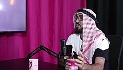 he discovers swing with couple in room