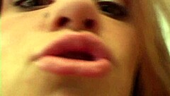 Watch Addi give her pussy a tongue shower, naked and fucking solo.