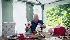 Old cock smashes teen pussy in garage