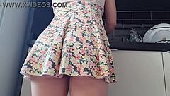 Hot latina cleans without panties, masturbating her pussy in fetish way