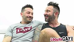 Locuragay - John Brachalli Folla Duro Con Martín Mazza En El Sofá