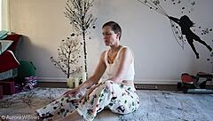 Milf teaches yoga with big ass