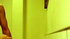 马来西亚华裔美女热辣场景中遭激烈肛爆