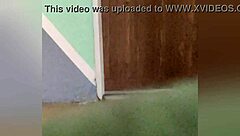 el mejor amigo de mi pap� viene a visitarlo pero �l no est� mientras espera me como su verga hasta chorrear