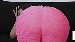 Vendedora De Aguas Wants to Fuck Instead of Work, Sucks Pinga