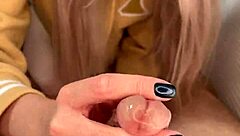 Amelie Dubon gives a pretty woman a handjob as friends