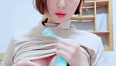 Vietnamese girl craves steamy Asian sex