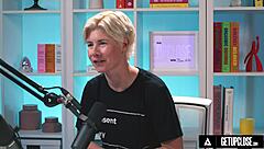 Asian Babe Lulu Chu Orgasms with Hitachi