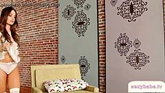 i watch a sexy babe strip to lingerie