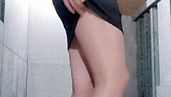 我在公共办公室区域高潮了，哇！