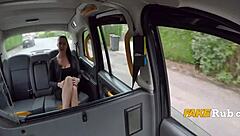 巨乳熟女为钱在公共汽车后座狂野