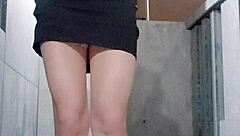 我在公共办公室区域高潮了，哇！