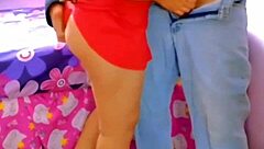 mi joven hijastra estudiante nos ve cogiendo por error y ahora también quiere verga y que la inicie en la sexualidad