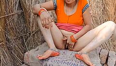 Bhabhi Fingering In Open Ranch