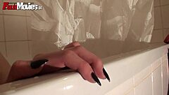 Asian babe blows big cocks in homemade cumshot sessions