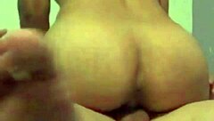 Esto es lo que pasa cuando pongo a mi pie de camarógrafo video casero grabado con el cel no mires mi pie mira como mueve la colita para hacer el delicioso