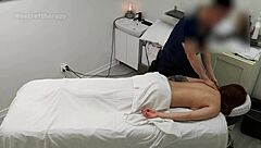 女服务员Alice意外得跨种族按摩在温泉