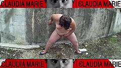 Impossible positions to eat the fat woman's pussy on the street! I love her juices and flows, licking her cunt up and down until she cums!