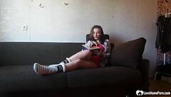 偷拍继妹抠紧穴