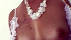 该死，那些大自然亚洲奶子看起来真诱人