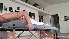 I give my girlfriend a happy ending massage and she swallows my cum