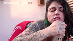 namorada faz boquete profundo e molhado com final epico