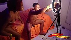 Morena gostosa intensely fucks coroa in live show with big ass action