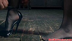 Ginger sub feels the sting of outdoor punishment