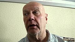 sexy nurse blowing grandpa in hospital 😏