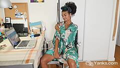 yanks mocha lola rose fingers her hairy snatch with vibrator