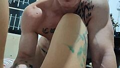 硬核吸俄罗斯人直到她喷水在我嘴里