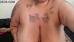 safada peituda mary jhuana plays naughty on camera