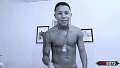 Novinho pirocudo fodendo o chefe!