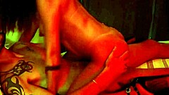 Ruiva Fuma Seu Cigarro E Fode Com Dotado Até Gozar Na Pica