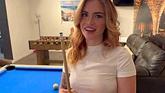 哥们女友让我射喉咙他就在隔壁