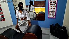 Deliciosa Morena Flaca Visita A Su Padrastro Para Obsequiarle Algo Especial