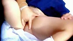 �esto es lo que hacen las jovencitas al salir de clases dios m�o mi vecina result� muy cachonda �observando a morrita de escuela por la ventana