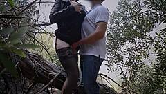 在公园与娇小18+ Bella Hentaigirl 冒险公共性爱 - 太热了？