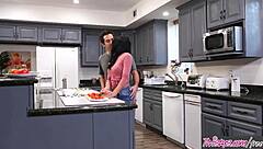 Food Fight Turns Into Hot Fuck!