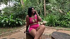 Hist�rias de uma ninfoman�aca - suando o shorts no parque escorrendo mel da bucetinha