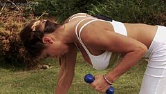 Cinthia Fernandez Arm Exercise Routine