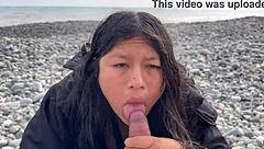 conocí a peruana en la playa no quiso que me venga adentro y se bebió toda mi leche